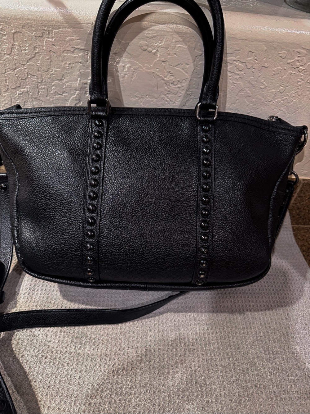 RARE Coach Black Pebbled Leather Central Satchel with Rivets - Picture 2 of 6